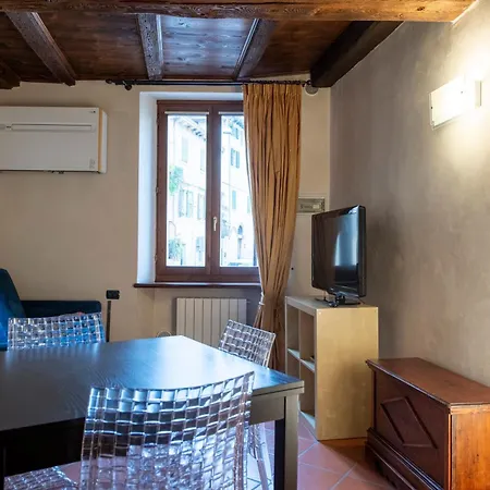 Ai Piedi Del Castello / 4pl / Apt. Full Lejlighed