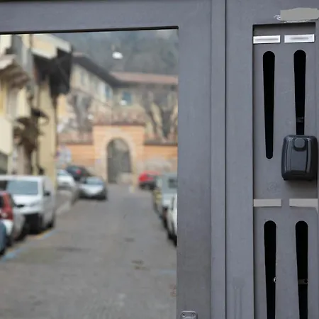Ai Piedi Del Castello / 4pl / Apt. Full *