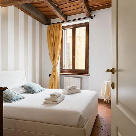 Ai Piedi Del Castello / 4pl / Apt. Full شقة فيرونا