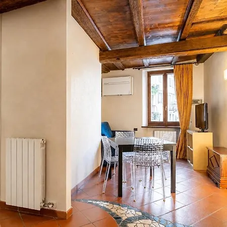 Ai Piedi Del Castello / 4pl / Apt. Full شقة *