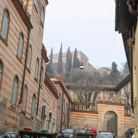 Apartamento Ai Piedi Del Castello / 4pl / Apt. Full Verona