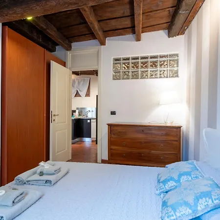 Ai Piedi Del Castello / 4pl / Apt. Full Verona